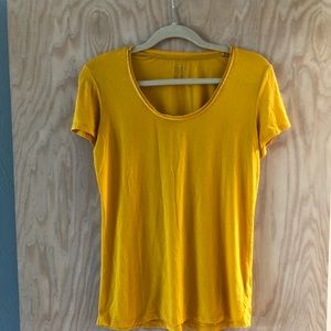 Yellow tee shirt